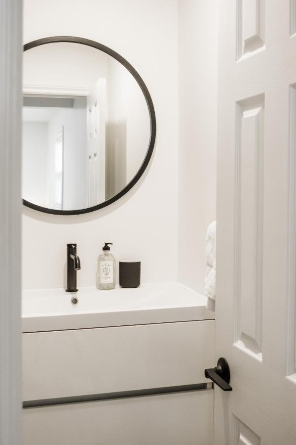 The Little White Haus Villa Niagara-on-the-Lake ภายนอก รูปภาพ