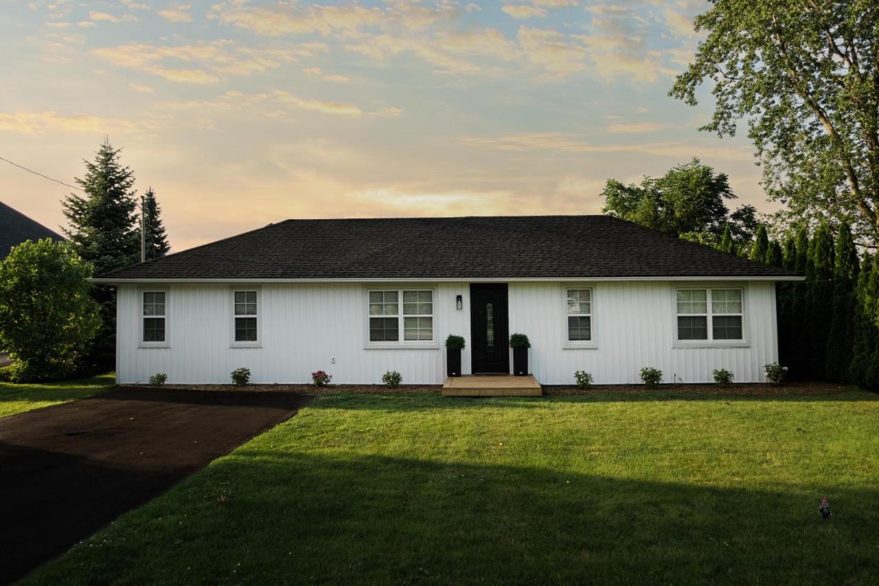 The Little White Haus Villa Niagara-on-the-Lake ภายนอก รูปภาพ